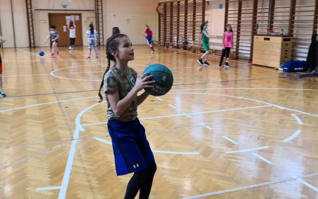 Teodora Nesterović podaj žogo
