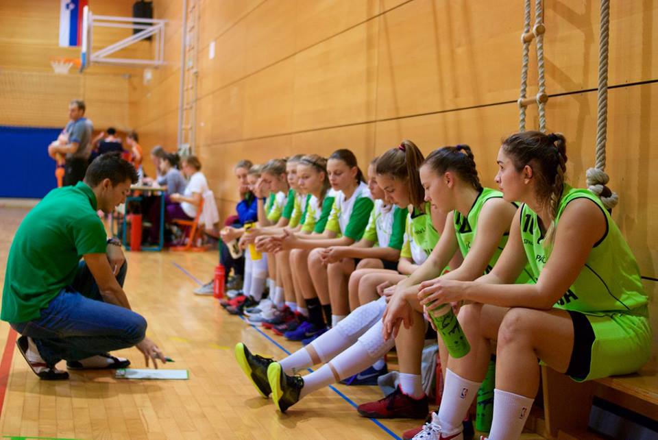 Pionirke U15 prvi del končale z novo zmago