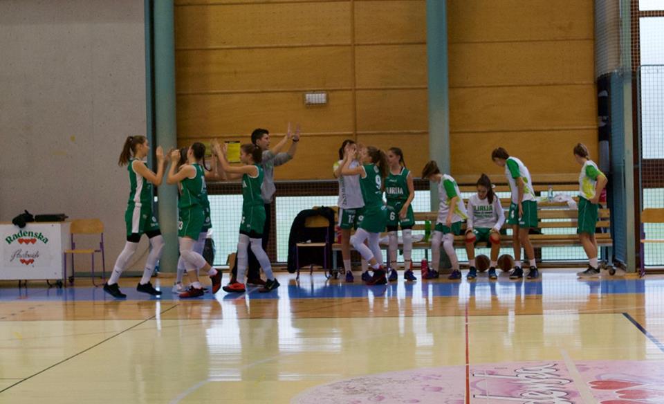 Odličen drugi polčas in nova zmaga pionirk U15