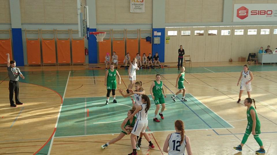 U15 mlajše izgubile v Škofji Loki