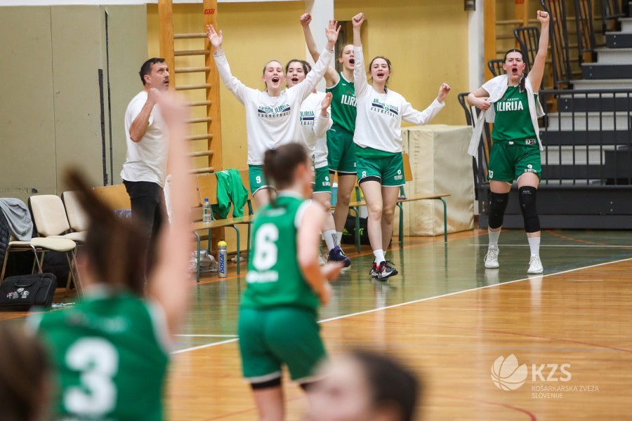 POD ČRTO: Mladinke tretje, pionirke obetavno